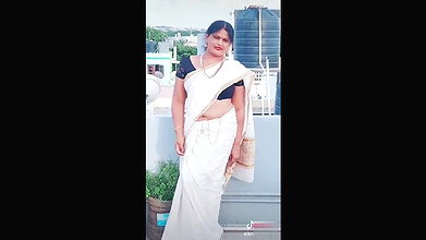 Horny Tiktok Aunty Show Sesy – Full HD